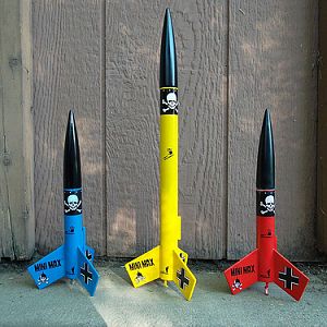 Der Mini Max Fleet, Blue Max 13mm Engine. Yellow Der Mini Max XL, 18mm ...